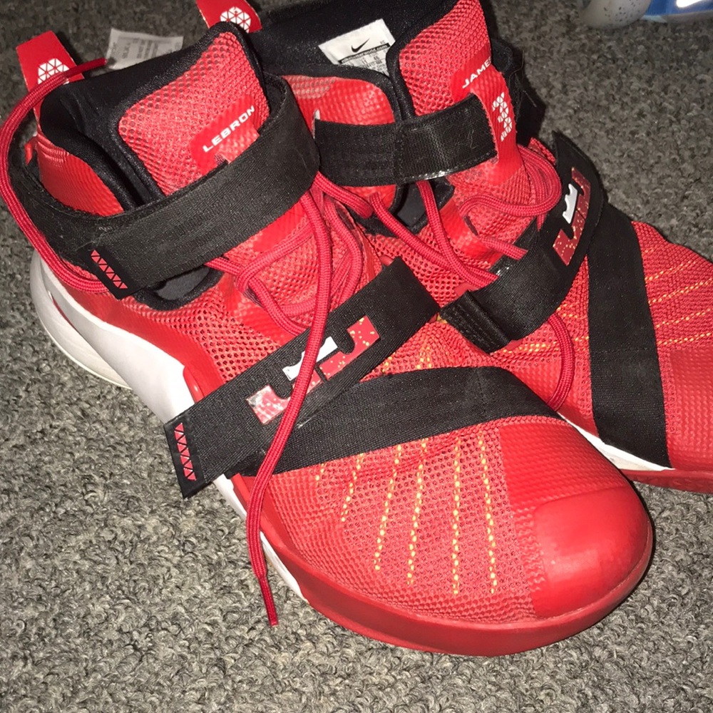 Men’s Lebron soldier 9